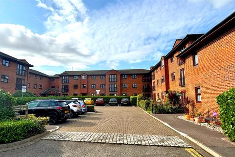 1 bedroom retirement property for sale, St Georges Court St. Georges Road, Addlestone KT15