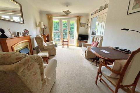 1 bedroom retirement property for sale, St Georges Court St. Georges Road, Addlestone KT15