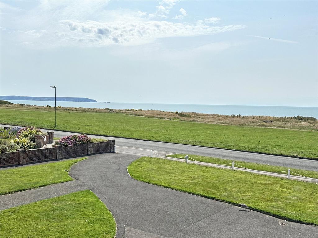 Marine Drive West, Barton on Sea, New... 2 bed apartment for sale £