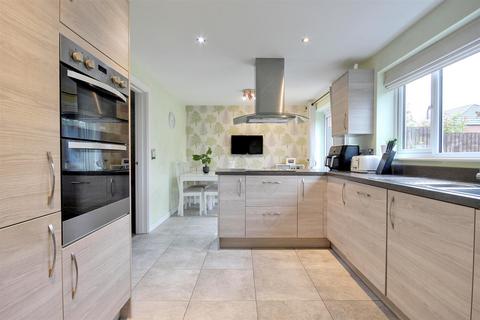 4 bedroom detached house for sale, Scaife Close, Cottingham