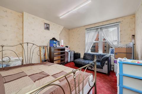 2 bedroom flat for sale, Amhurst Road, Hackney E8