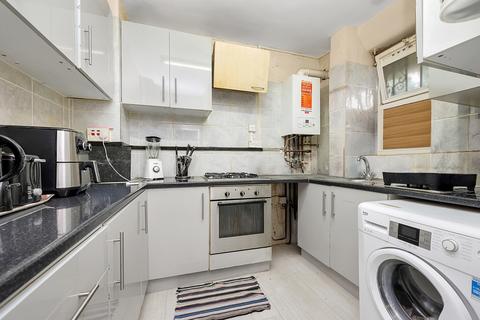 2 bedroom flat for sale, Amhurst Road, Hackney E8