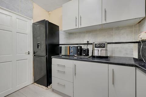 2 bedroom flat for sale, Amhurst Road, Hackney E8