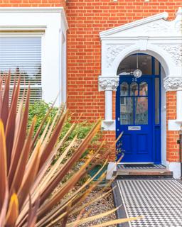 4 bedroom semi-detached house for sale, Bisterne Avenue, Walthamstow, London, E17