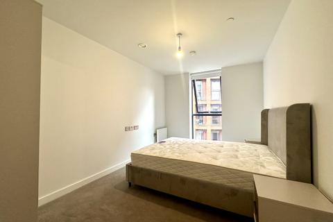 2 bedroom apartment to rent, Manchester New Square, Manchester M1