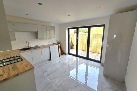 3 bedroom detached house for sale, Swansea Road, Swansea SA8