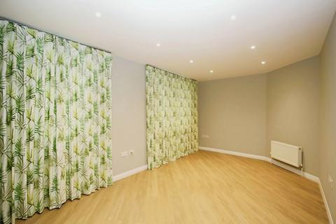 2 bedroom flat to rent, Station Road, Bristol, BS37