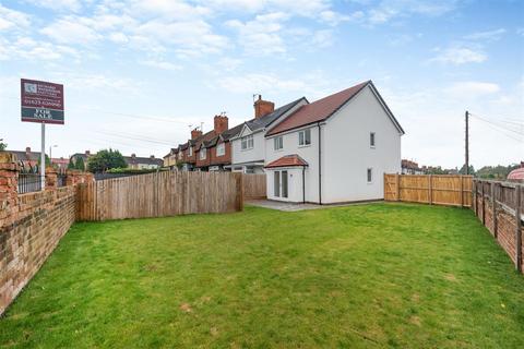 3 bedroom end of terrace house for sale, Acreage Lane, Shirebrook