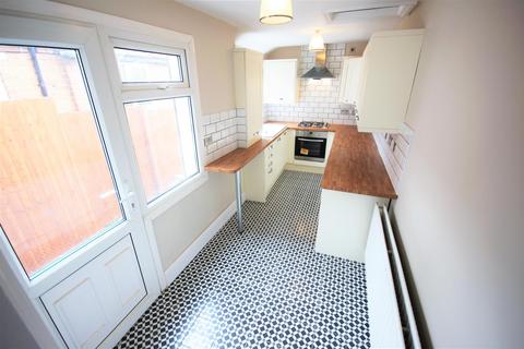 2 bedroom terraced house to rent, Leighton Road, Birmingham B13