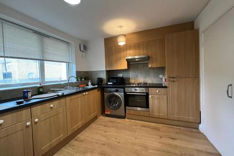 3 bedroom flat to rent, Trimdon Building, Plender Street, London