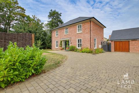 4 bedroom detached house for sale, High Street, Thorpe-Le-Soken CO16