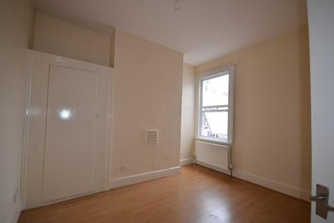 3 bedroom maisonette to rent, St. Johns Road, Wembley