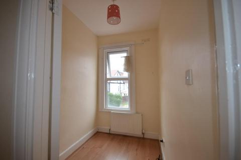 3 bedroom maisonette to rent, St. Johns Road, Wembley