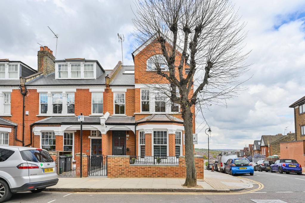 Ridge Road, Crouch End, London, N8 2 bed flat to rent £3,033 pcm (£
