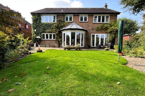 4 bedroom detached house for sale, Raddens Road, Halesowen, West Midlands