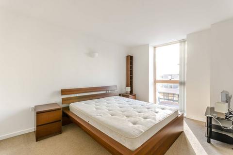 2 bedroom flat for sale, Gainsborough Studios, Islington, London, N1