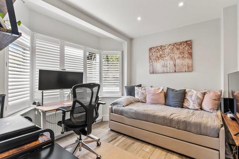 33 Gander Green Lane, Sutton, SM1 2EG
