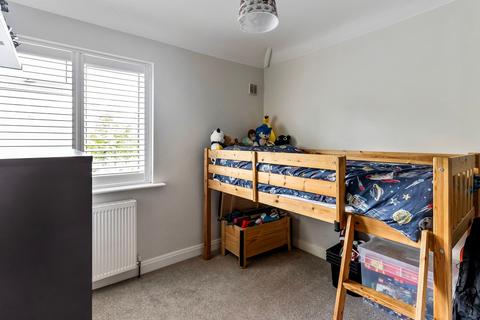 33 Gander Green Lane, Sutton, SM1 2EG