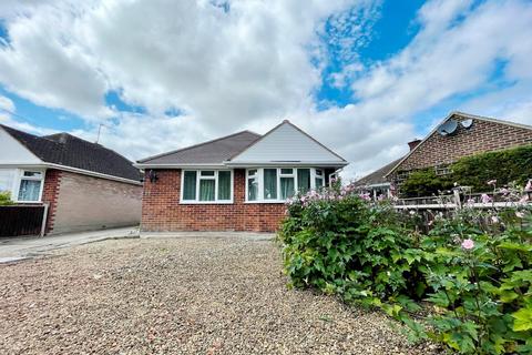 2 bedroom bungalow to rent, Winchester Way, Cheltenham GL51