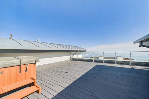 3 bedroom penthouse for sale, Boscombe Spa Road, Boscombe Spa, Bournemouth, Dorset, BH5