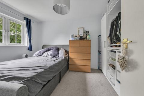 1 bedroom apartment for sale, Pinewood Mews, Oaks Road, Stanwell, Staines-upon-Thames, TW19