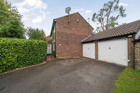 4 bedroom detached house for sale, Augustus Drive, Basingstoke, Hampshire