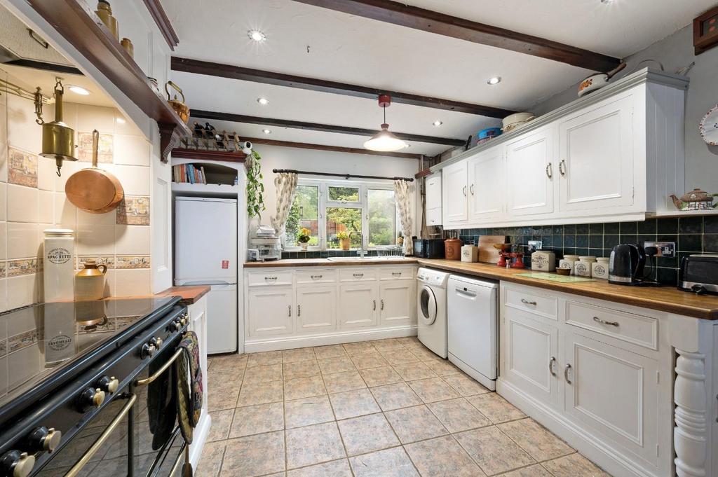 Lumley Road, Cheam, 3 bed semidetached house for sale £700,000
