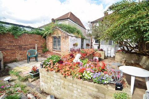 3 Kendal Drive, Slough, SL2 5HT