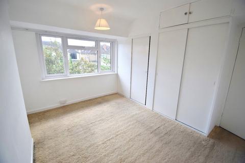 3 Kendal Drive, Slough, SL2 5HT