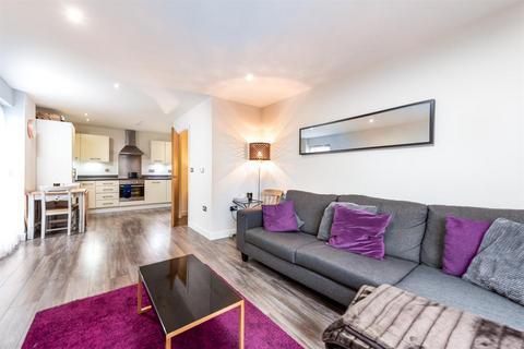 2 bedroom flat for sale, Chapel Court,  Romford