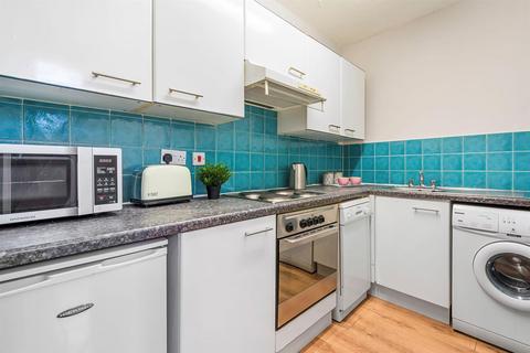 1 bedroom property to rent, MOOR VIEW, HYDE PARK