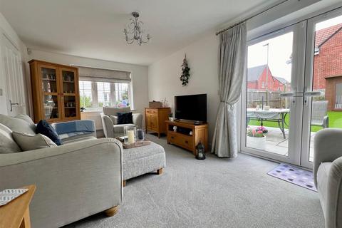 3 Boatyard Avenue, Burnham-on-crouch, CM0 8FR