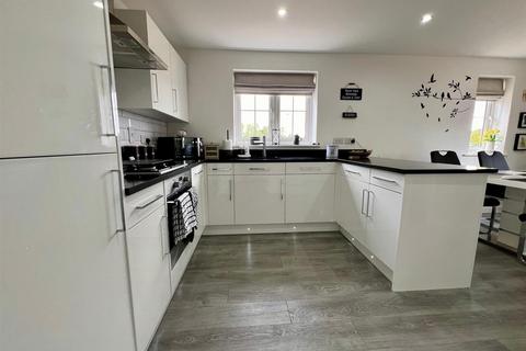 3 Boatyard Avenue, Burnham-on-crouch, CM0 8FR