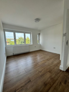 1 bedroom flat to rent, Rose Avenue, London E18