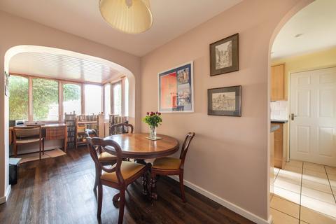 19 Henley Deane, Northfleet, Gravesend, DA11 8SU