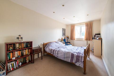 19 Henley Deane, Northfleet, Gravesend, DA11 8SU