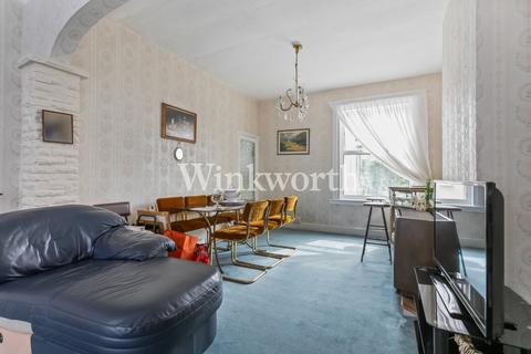 4 bedroom terraced house for sale, Frobisher Road, London, N8