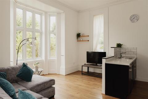 1 bedroom apartment for sale, Wray Park Road, Reigate