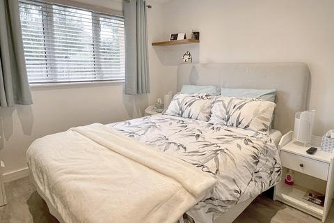4 Charing Close, Ringwood, BH24 1FA