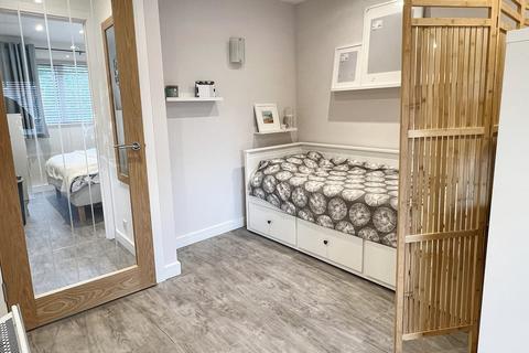 4 Charing Close, Ringwood, BH24 1FA
