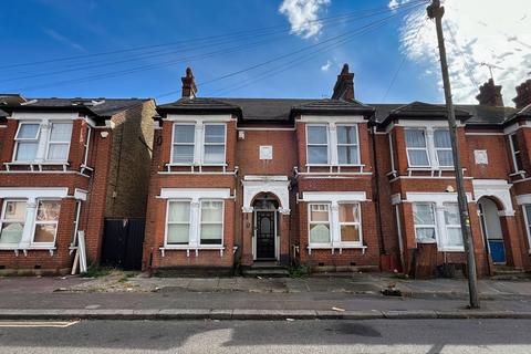 4 bedroom semi-detached house for sale, Westborough Road, Westcliff On Sea SS0