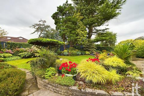 3 bedroom detached bungalow for sale, South Meadway, High Lane, Stockport, SK6