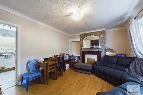 34 Ambleside Road, Nottingham, NG8 5QZ
