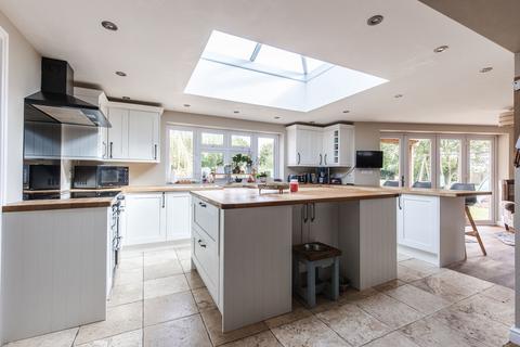 undefined, A Remarkable Detached Family Home in Yaxham