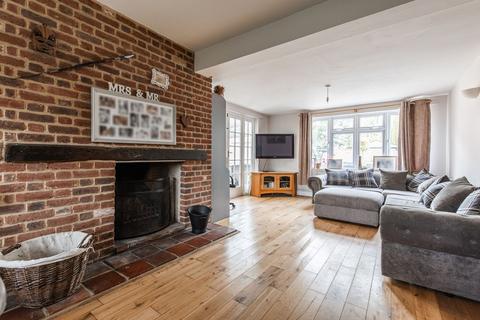 5 bedroom detached house for sale, A Remarkable Detached Family Home in Yaxham
