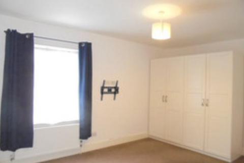 2 bedroom house to rent, Cobden Road , Sevenoaks, Kent