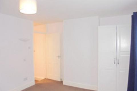 2 bedroom house to rent, Cobden Road , Sevenoaks, Kent