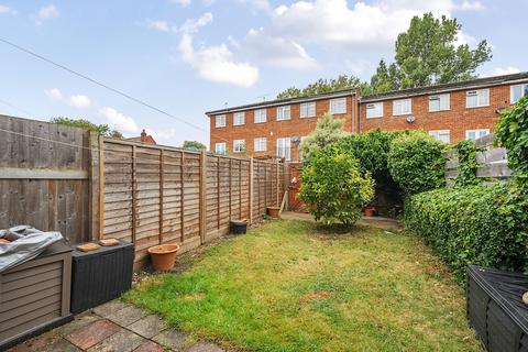 3 bedroom terraced house for sale, Bucklers Way, Carshalton