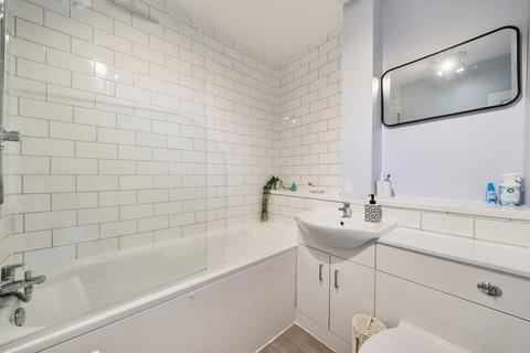 61 Bucklers Way, Carshalton, SM5 2DZ