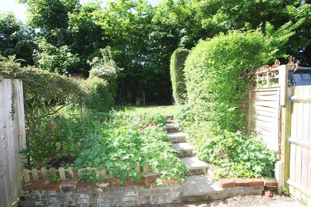 Hawkhurst 2 bed terraced house to rent £1,150 pcm (£265 pw)